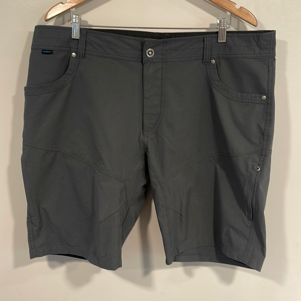 Kuhl shorts size 40 waste lightly used in great shape